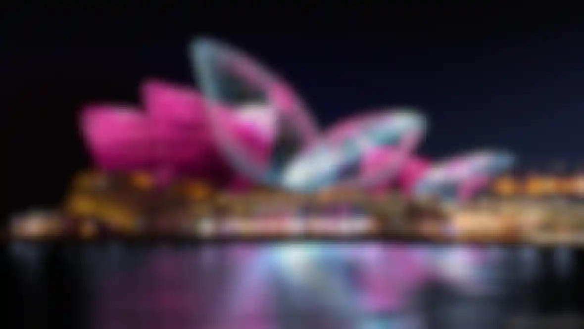 Die Sydney Opera bekennt Farbe image
